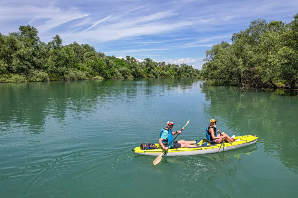 Moraca kayaking