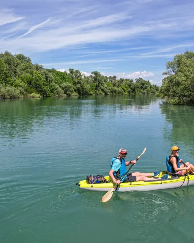 Moraca kayaking